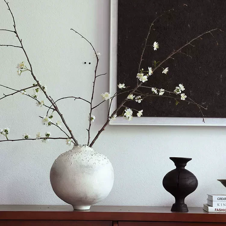 Simple and Modern Spherical Vase