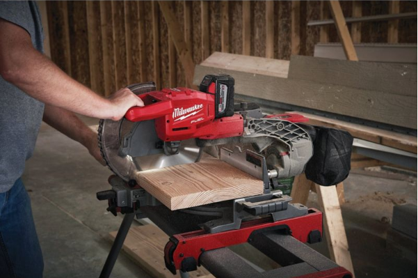 MW M18 FUEL Lithium-Ion Brushless Cordless Miter Saw -Tool Only