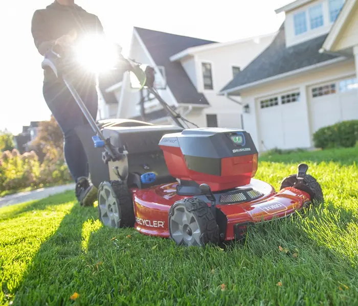 Toro 60-Volt 6.0Ah 22 inch Recycler Lawn Mower with Battery/Charger