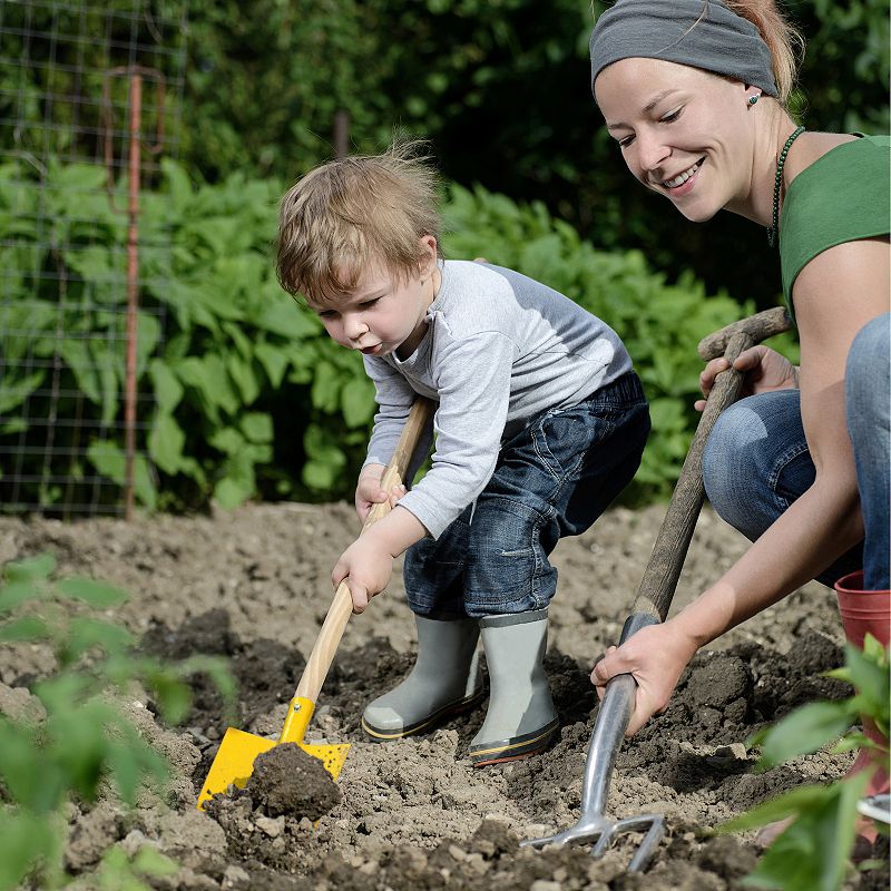 Hey! Play! Kid's Garden Tool Set with Child Safe Shovel， Rake， Hoe and Leaf Rake