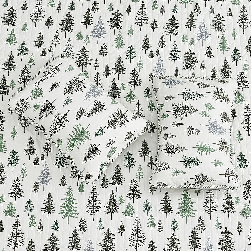 Madelinen? All Season Evergreen Tree Quilt Set