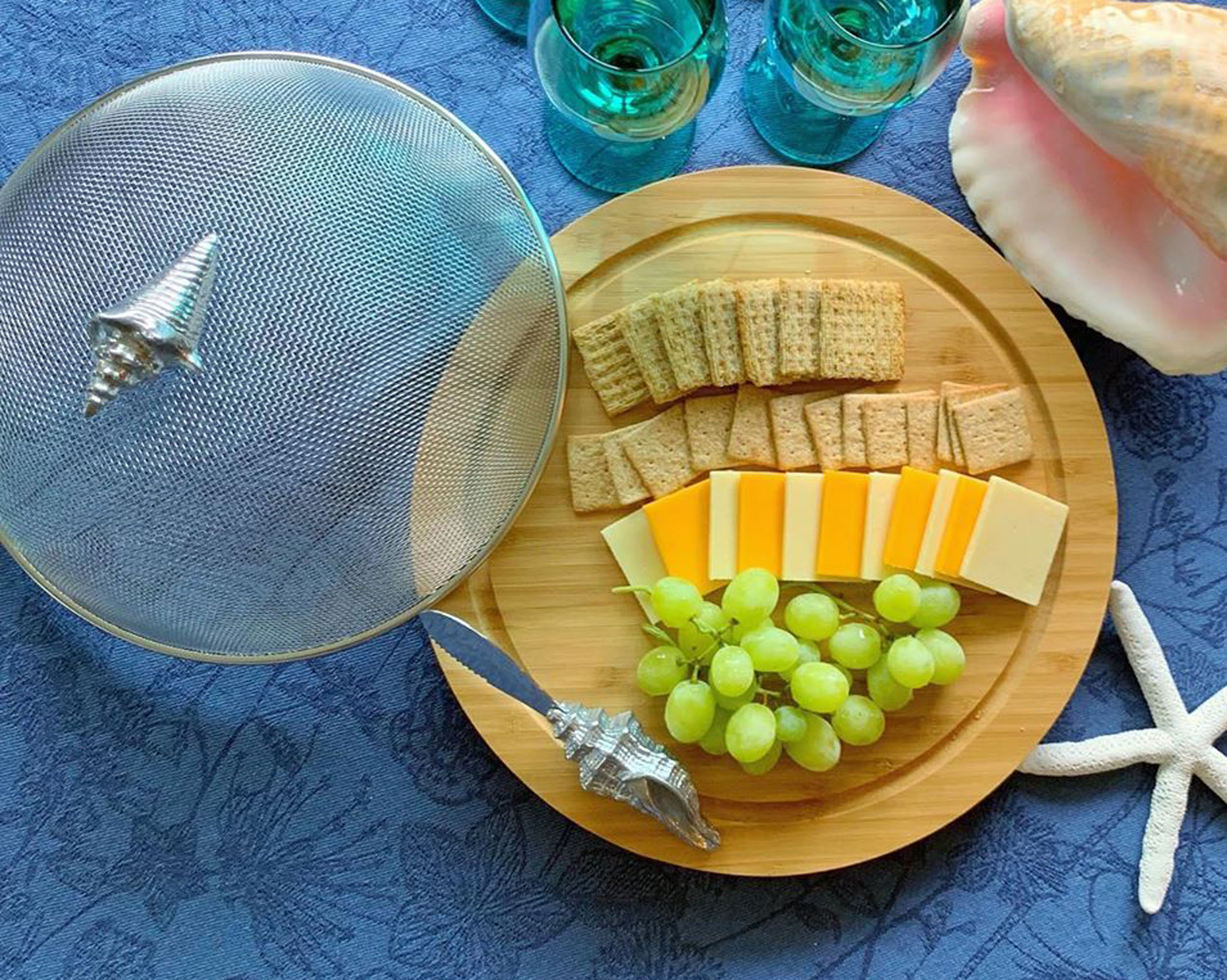 Arthur Court Conch Shell Ocean Pattern Picnic Mesh Cheese Cover with Bamboo Cheese Board and Spreader 13