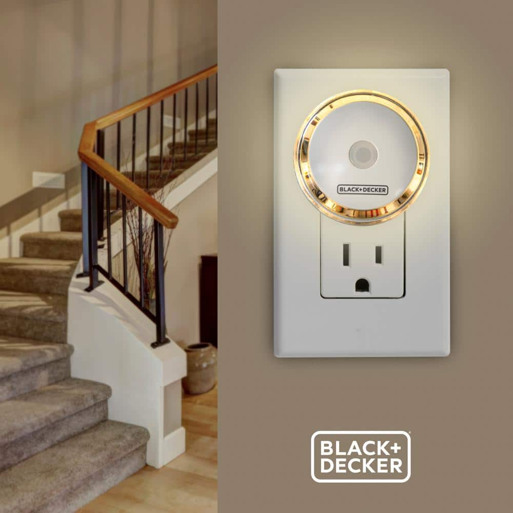 BLACK+DECKER LED Night Light Plug-In with Photocell Sensor, 2.5 Lumens (4-Pack) Outlet Room Lights BDXPA0070