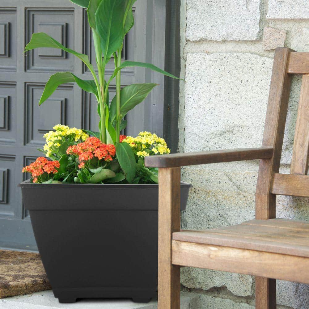 Dynamic Design Newbury 14.88 in. x 11 in. Black Resin Deck Box Planter NQ1510BK