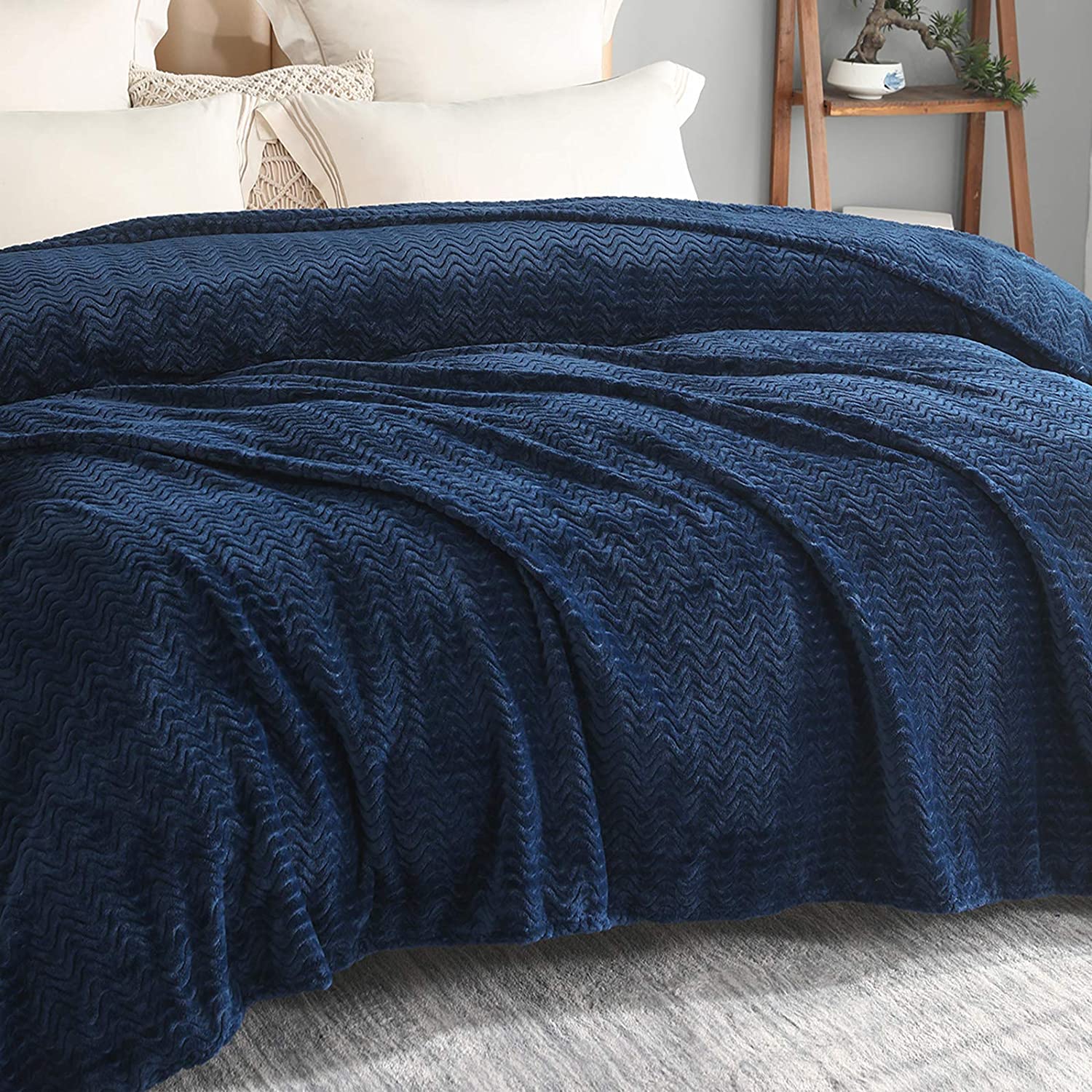 Exclusivo Mezcla King Size Jacquard Weave Wave Pattern Flannel Fleece Velvet Plush Bed Blanket as Bedspread/Coverlet/Bed Cover(90