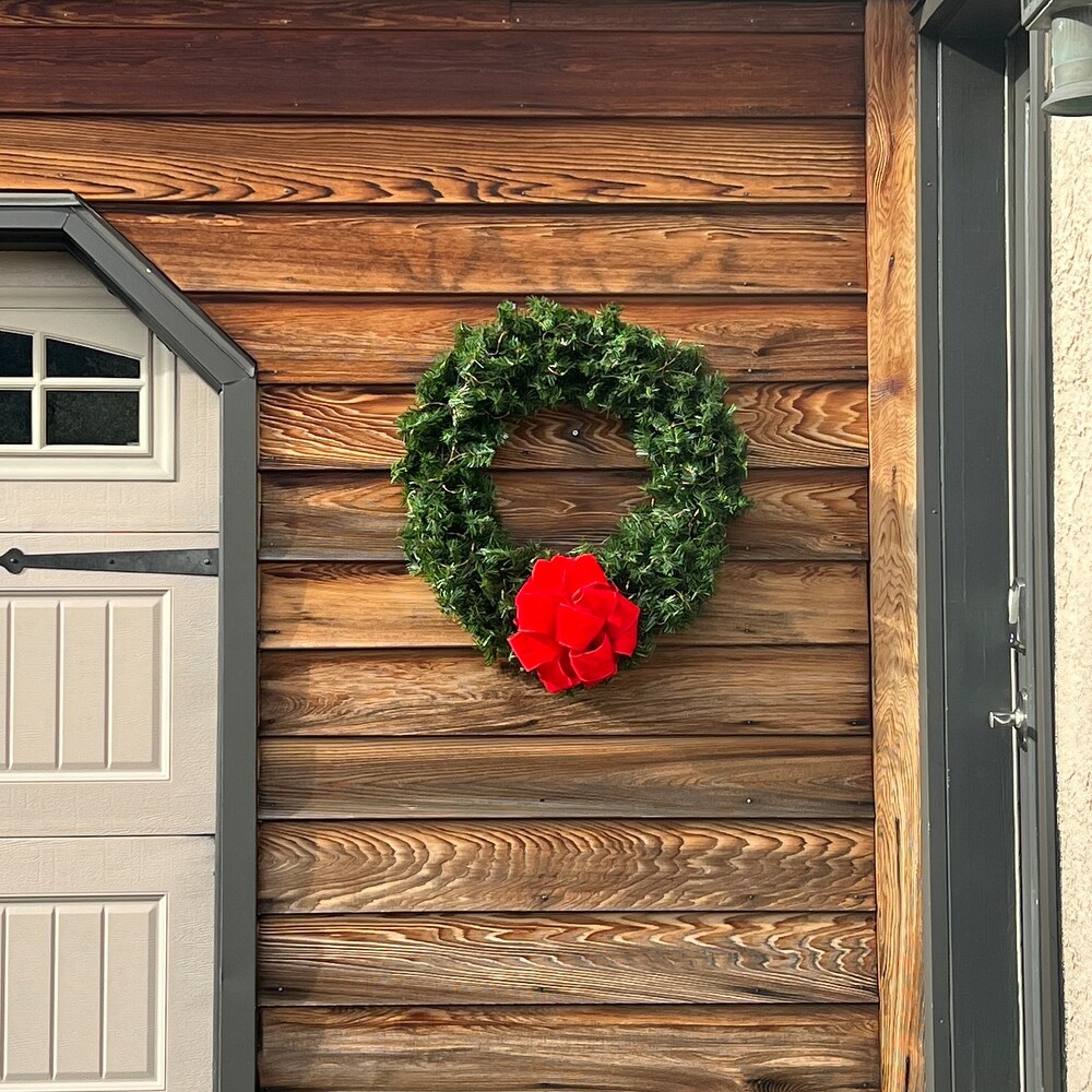 Canadian Pine Artificial Christmas Wreath  30 Inch  Unlit   Green