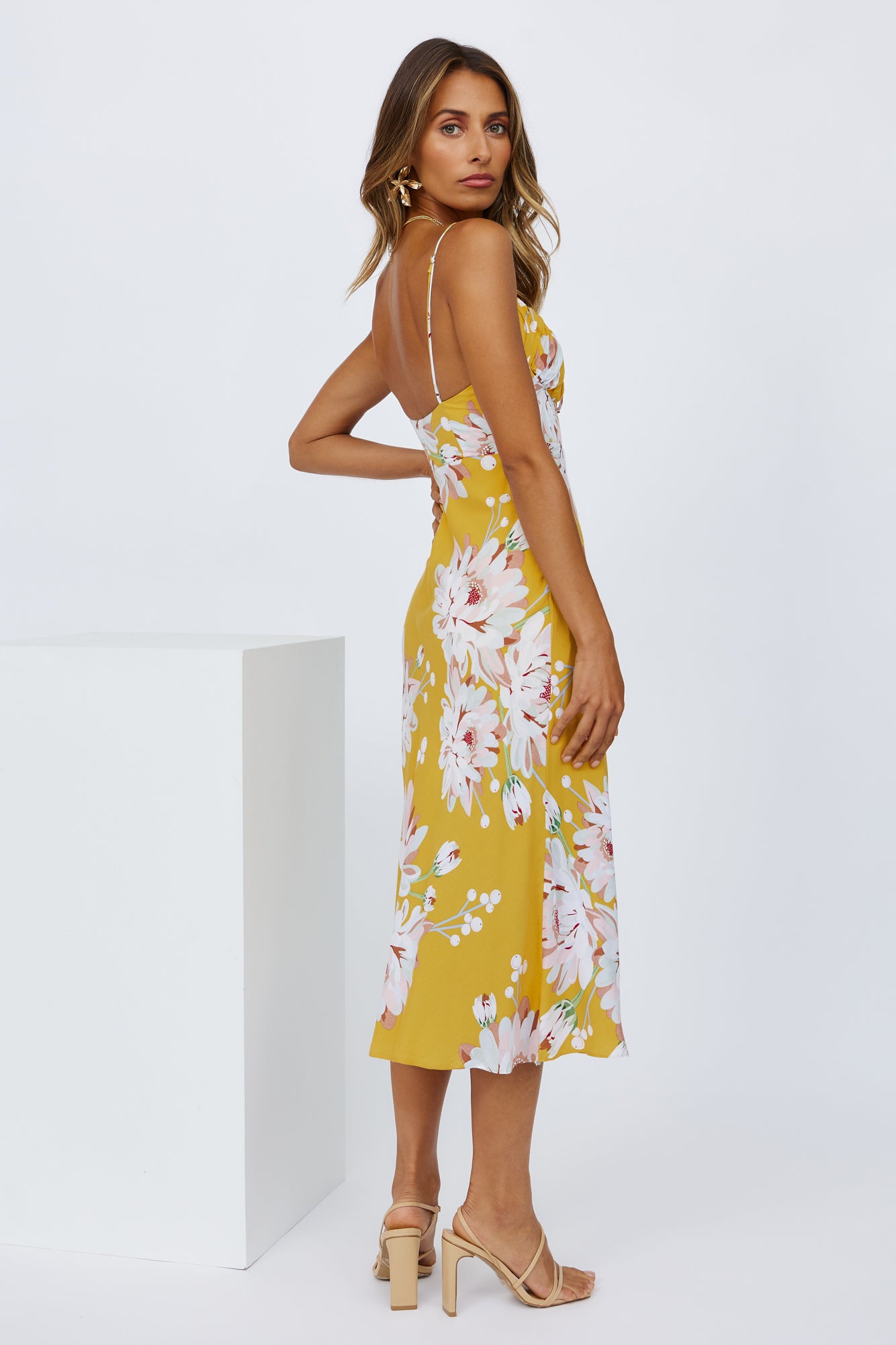 Sunshine Walks Midi Dress Yellow