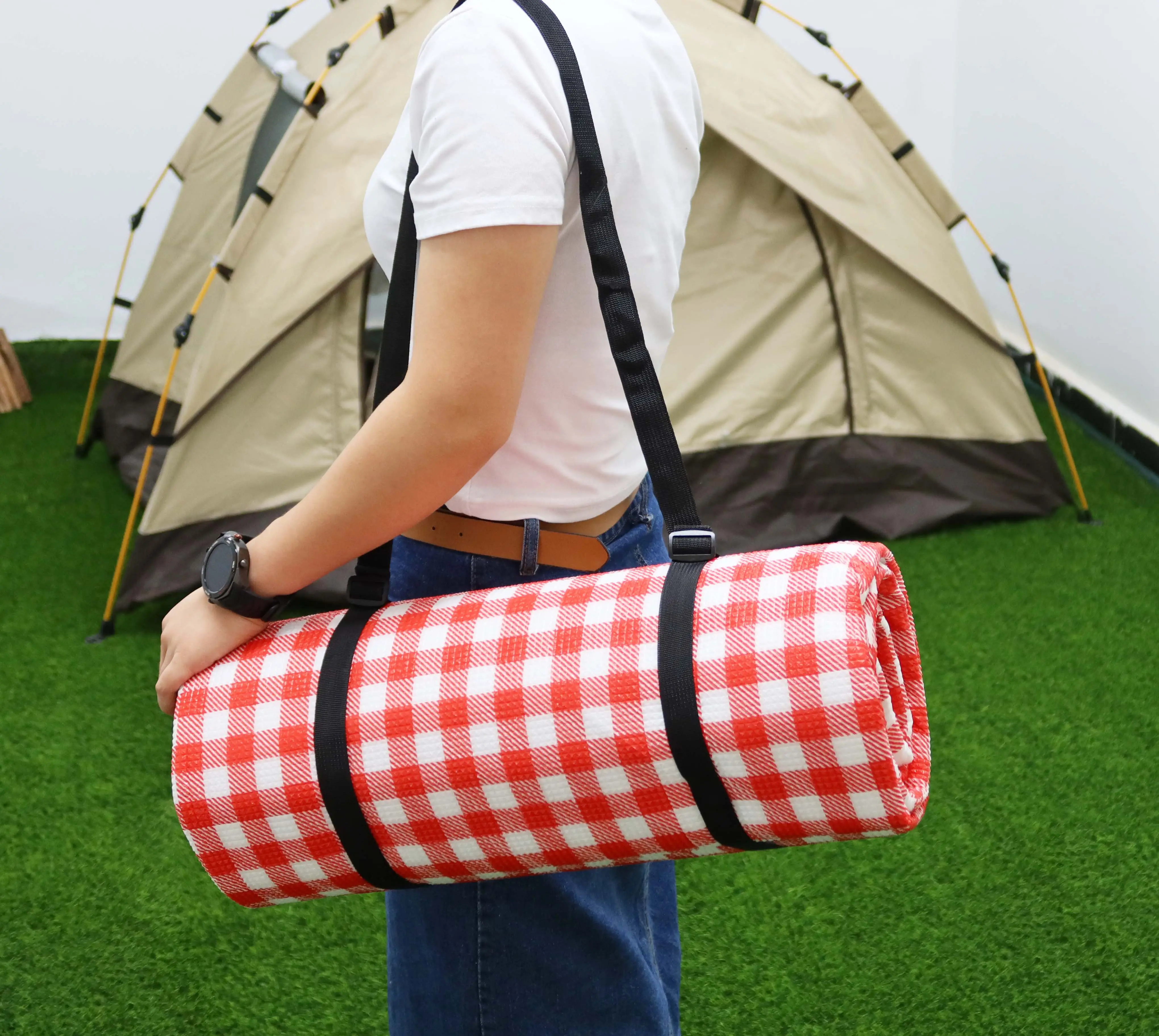 Portable Outdoor Full Fold Up Thickened waterproof picnic mat for camping