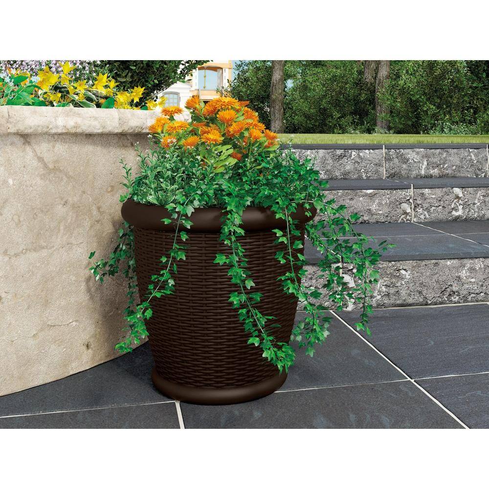 Suncast Willow 22 in. Round Java Blow Molded Plastic Planter (2-Pack) 2221WJ2