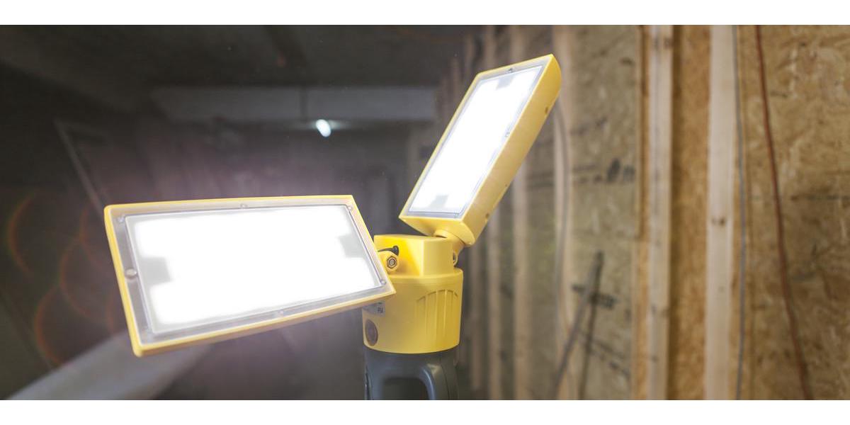 Lutec 3300 Lumen LED Work Light with Tripod