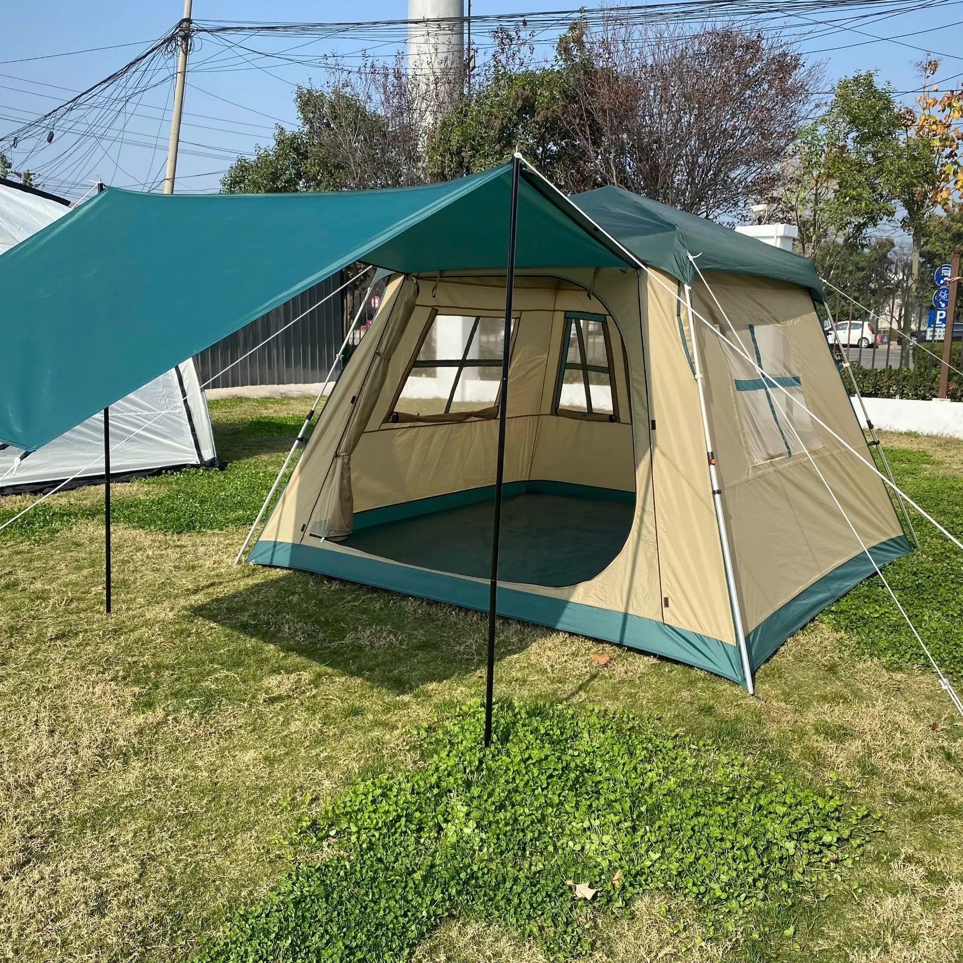 Wholesale Multi Person House Shape Large Waterproof Family Tent Outdoor Camping Automatic Camp Tent