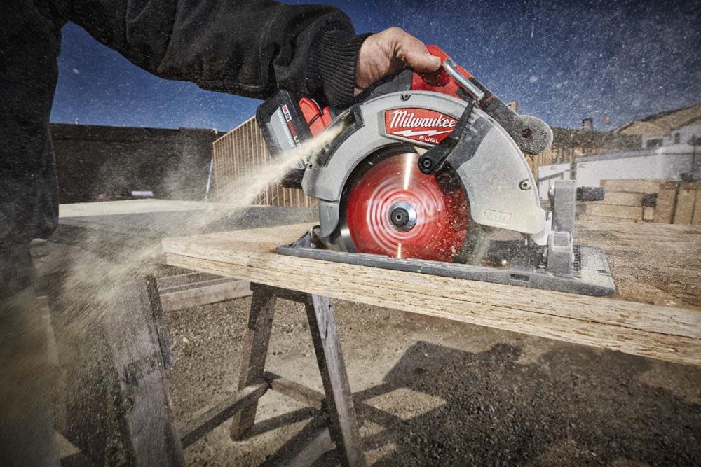 Milwaukee M18 FUEL 7 1/4 Circular Saw Reconditioned