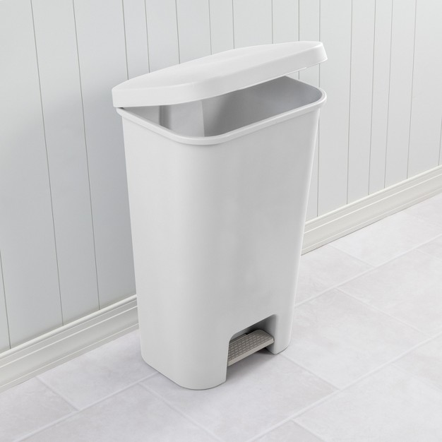 11 9gal Step Trash Can White