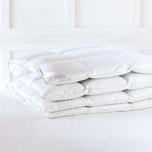 Alexander Comforts Surrey White Lightweight Hungarian White Goose Down Comforter - Queen