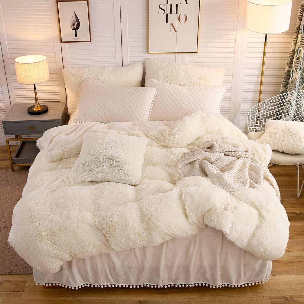 LIFEREVO 3 Pieces Luxury Plush Shaggy Faux Fur Duvet Cover Set(1 Fluffy Fuzzy Comforter Cover + 2 Pompoms Fringe Quilted Pillow Covers) Furry Bedding Set， Zipper Closure， Queen Size， Beige