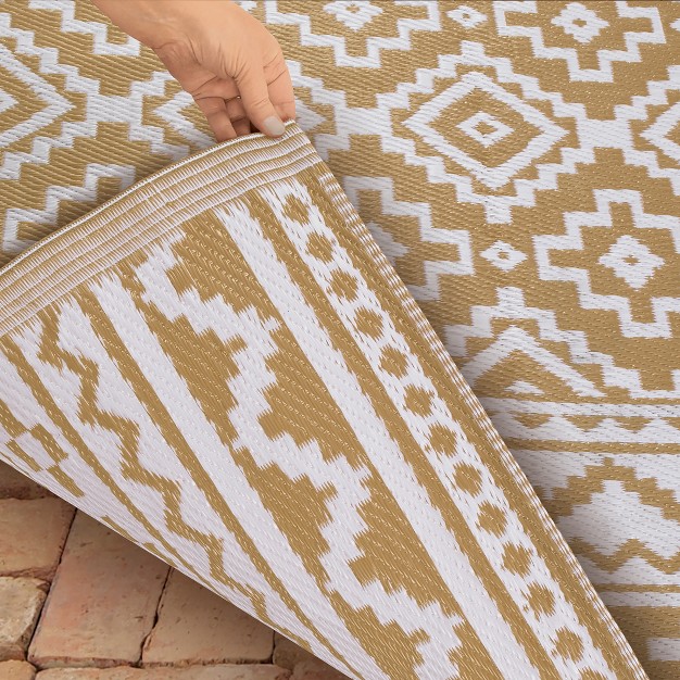 Collections Etc Reversible Aztec Pattern 6 foot Outdoor Mat