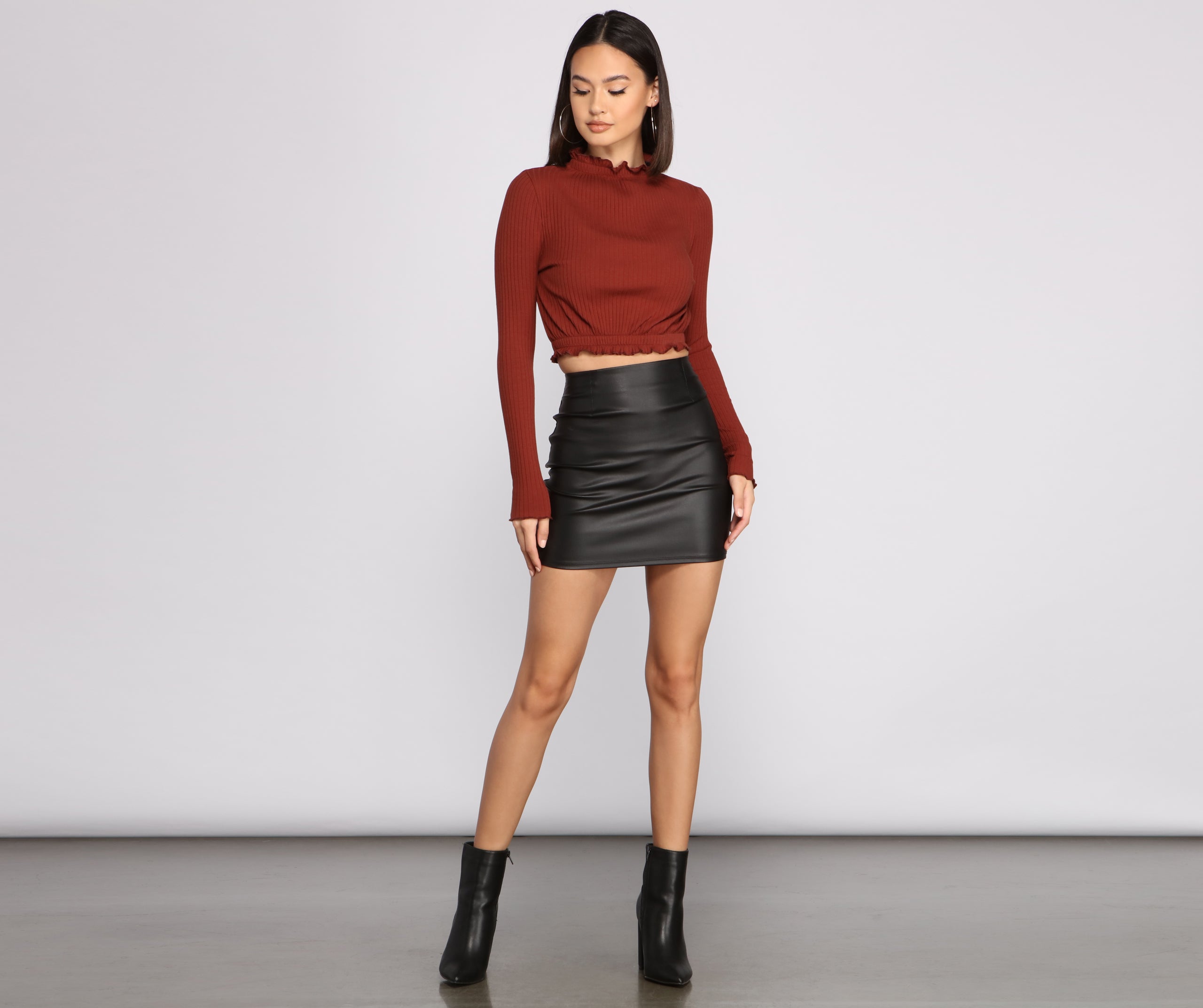 Stylish Babe Mock Neck Crop Top