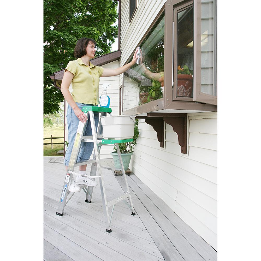 4 Ft Aluminum Type II Step Ladder ;