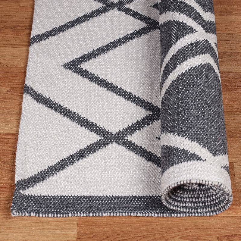 SUPERIOR Zig-Zag Reversible Indoor Outdoor Rug