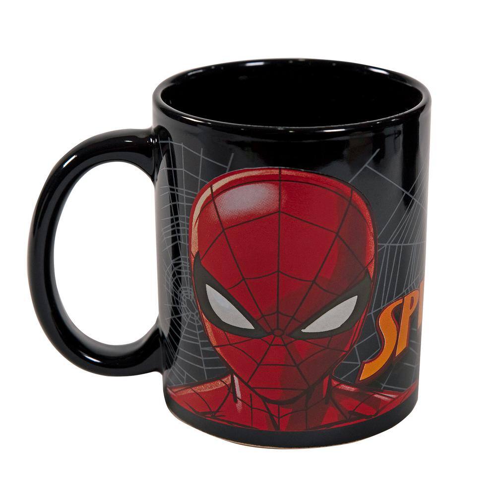 Uncanny Brands Single-Serve Black Marvel Spiderman Coffee Maker with Mug CM-MVC-SM1