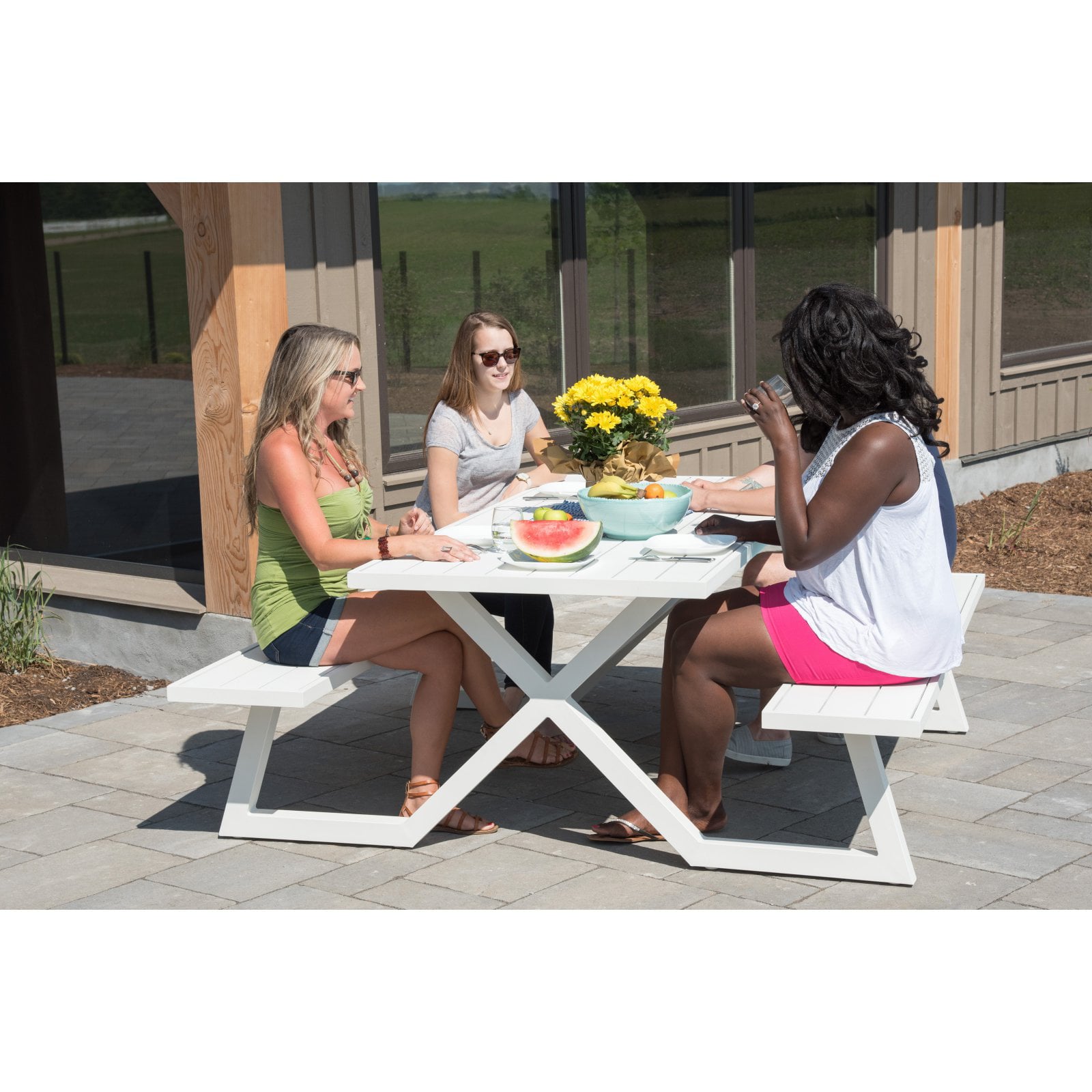 Vivere Banquet Deluxe Picnic Table