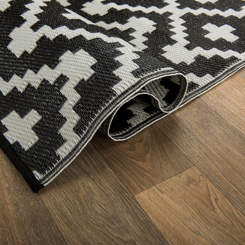 Trellis Geometric Reversible Plastic Outdoor Rugs