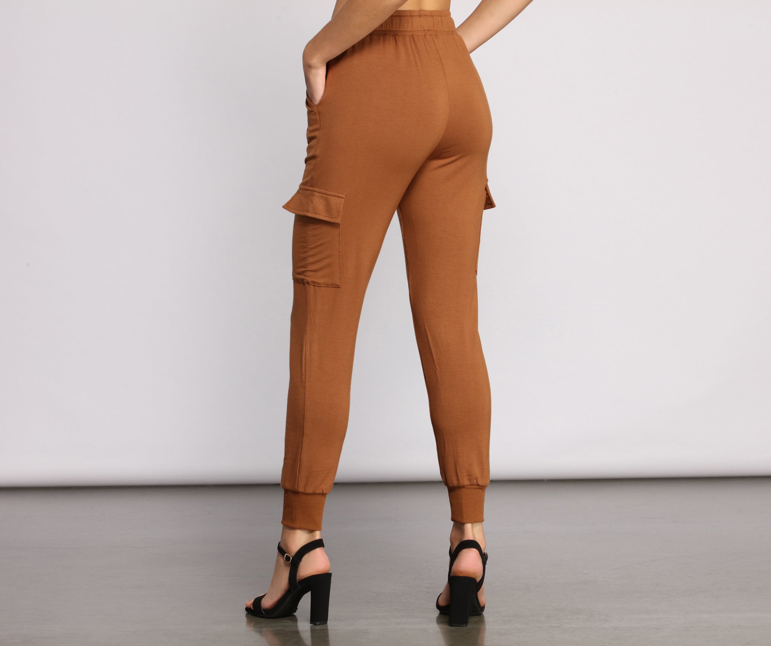 Essential High Waist Cargo Joggers