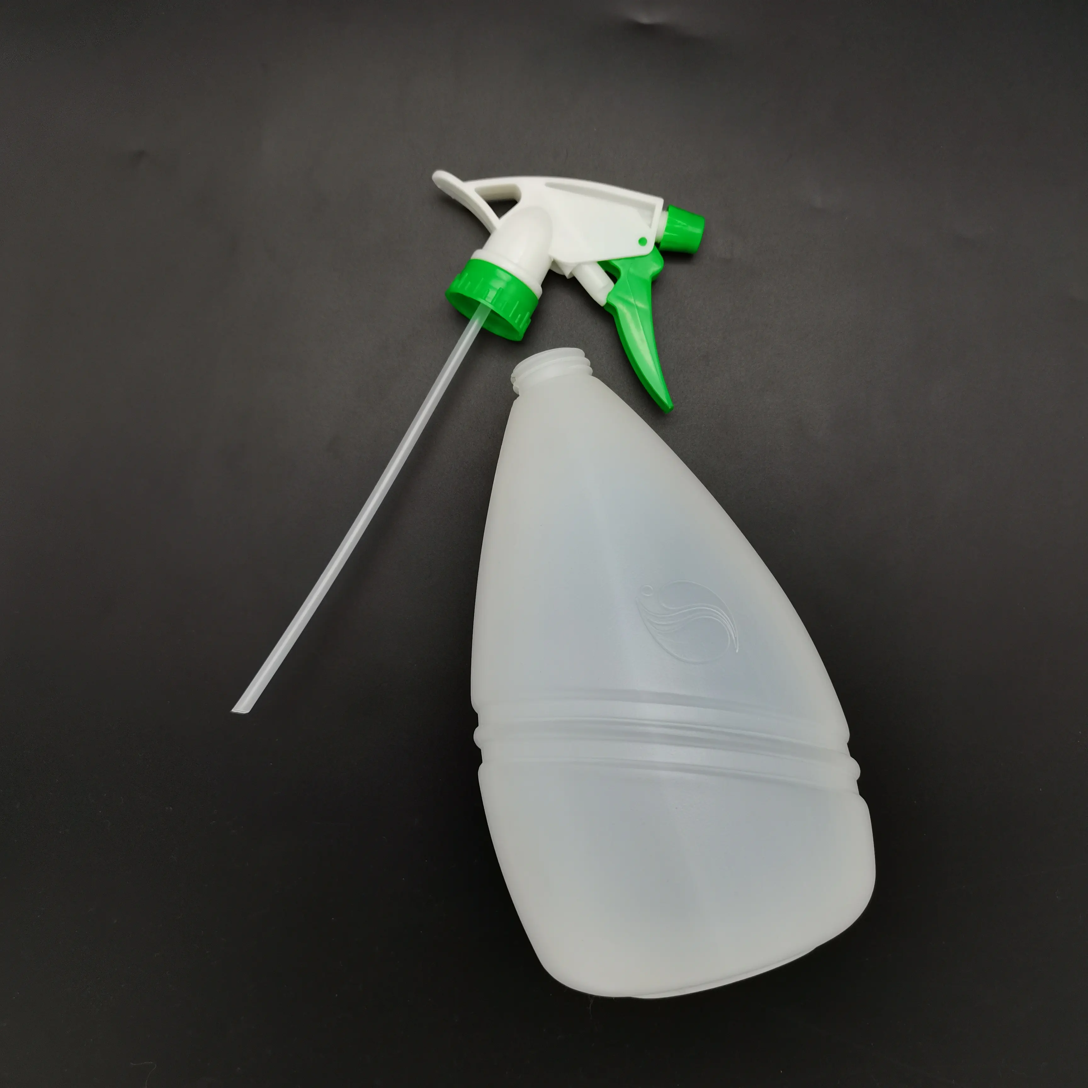 1.2L Plastic Handheld Sprayer  liquid Trigger Sprayer for cleaning garden portable plastic spray bottle