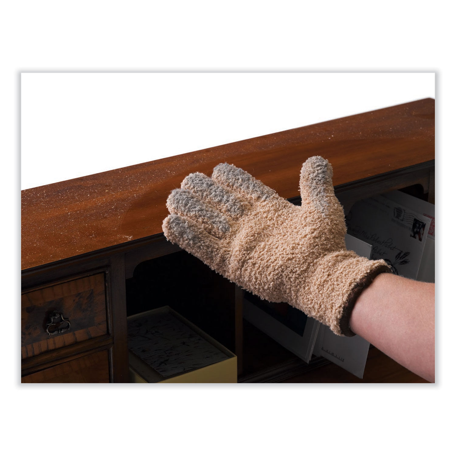 CleanGreen Microfiber Dusting Gloves by Master Casterandreg; MAS18040