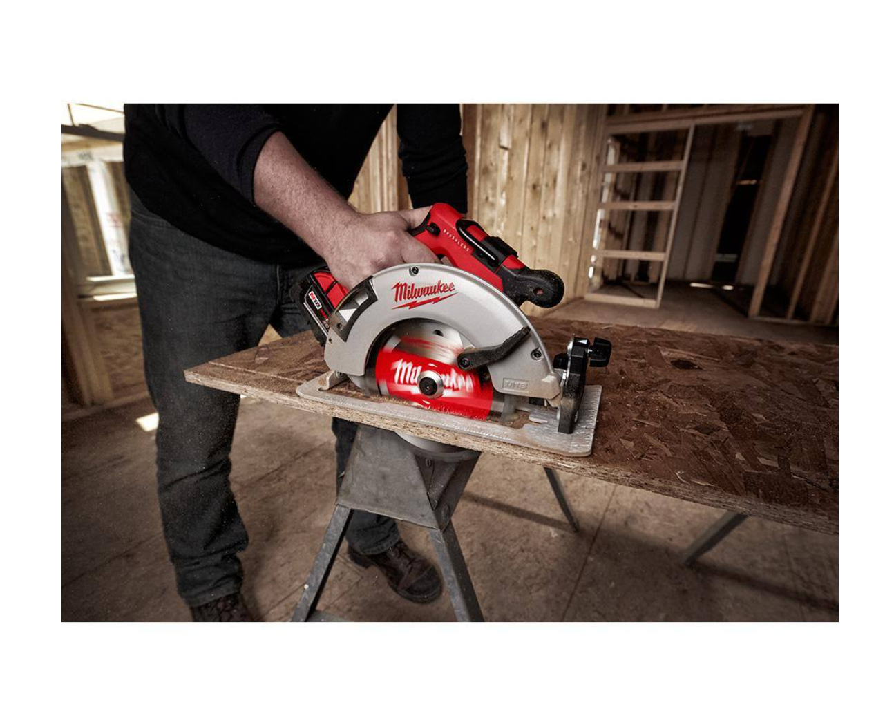 Milwaukee 2631-20-48-59-1835 M18 18-Volt Lithium-Ion Brushless Cordless 7-1/4 in. Circular Saw W/ 3.0Ah Battery and Charger