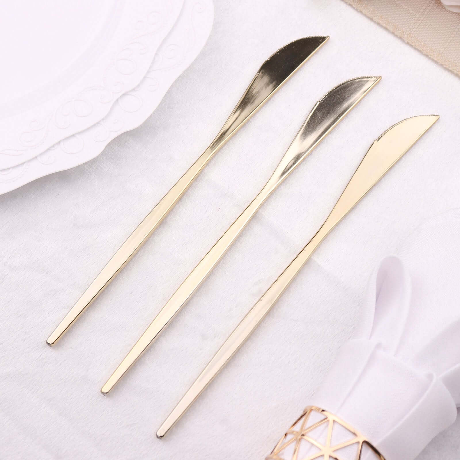 24 Pack Glossy Gold Heavy Duty Plastic Silverware Knives Cutlery, Premium Disposable Sleek Flatware 8