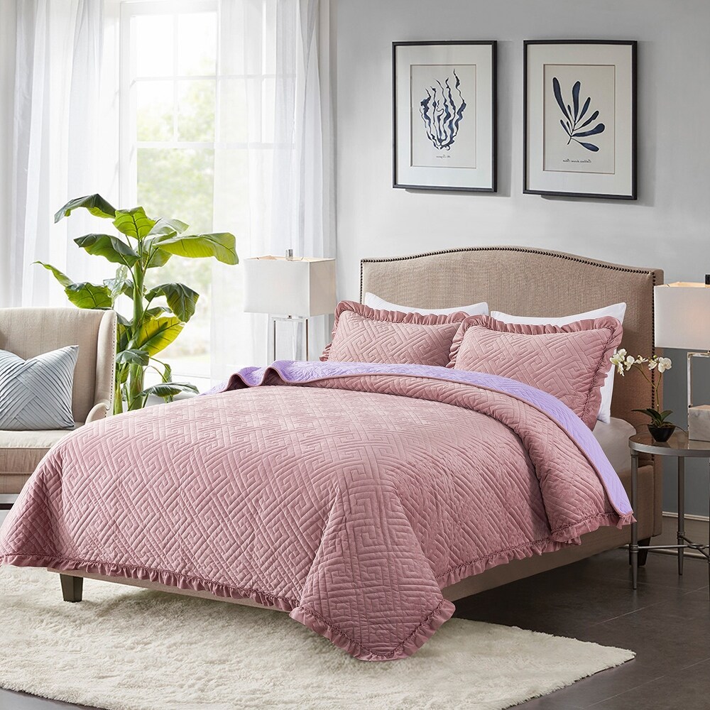 Lavish Plush Poly Velvet Quilt Set