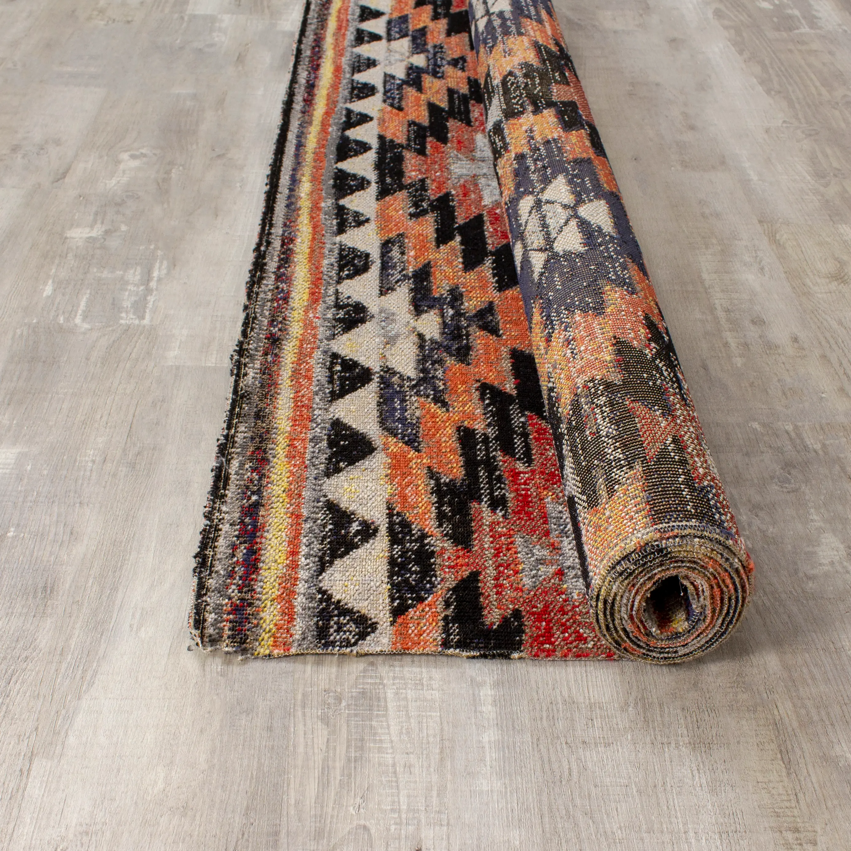 Sara 5' x 8' Tribal Red Orange Area Rug