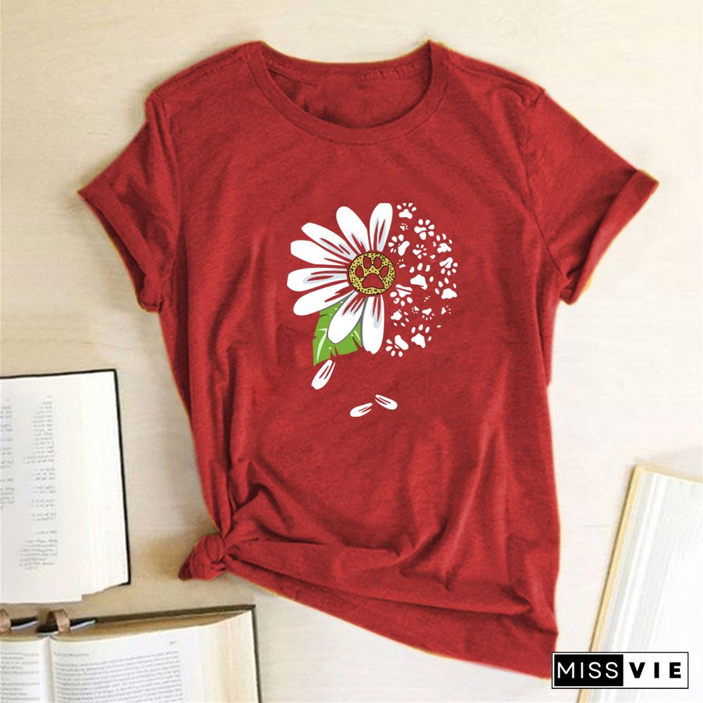 Daisy Bear Paw Print T-shirts Women Summer Graphic Tee Aesthetic ShirtsFor Women Casual Short Sleeve Ladies Tops Camiseta Mujer