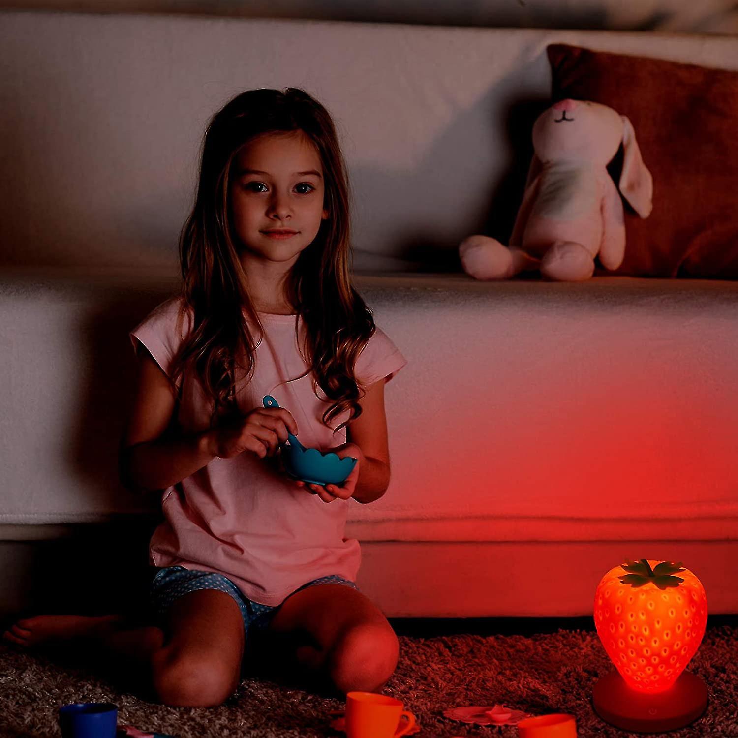 Strawberry Night Light， Cute Silicone Strawberry Lamp Nursery Led Cute Kids Night Light