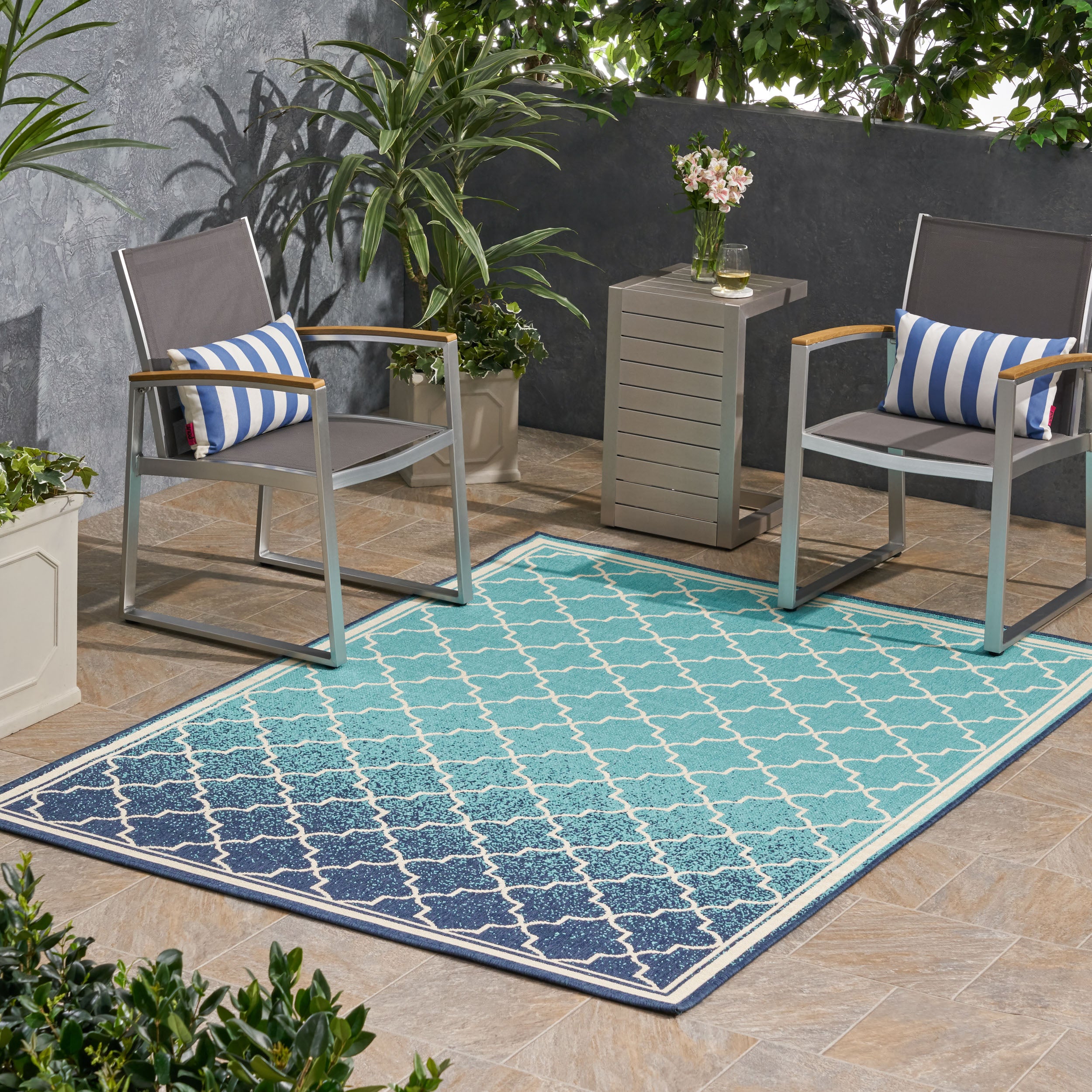 Sweety Outdoor Ombre Area Rug, Blue and Ivory