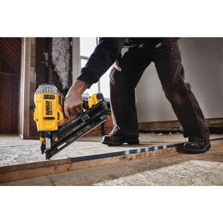 DW 20-Volt MAX XR Cordless Brushless 2-Speed 30 Paper Collated Framing Nailer w20-Volt MAX 5.0Ah Battery DCN692BW205