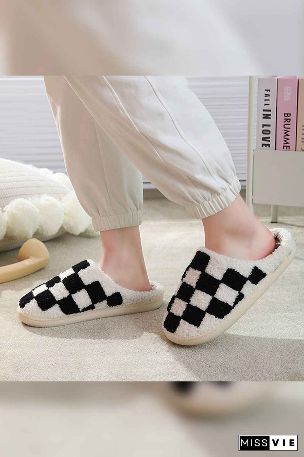 Black/White Checked Knit Fluffy Slippers