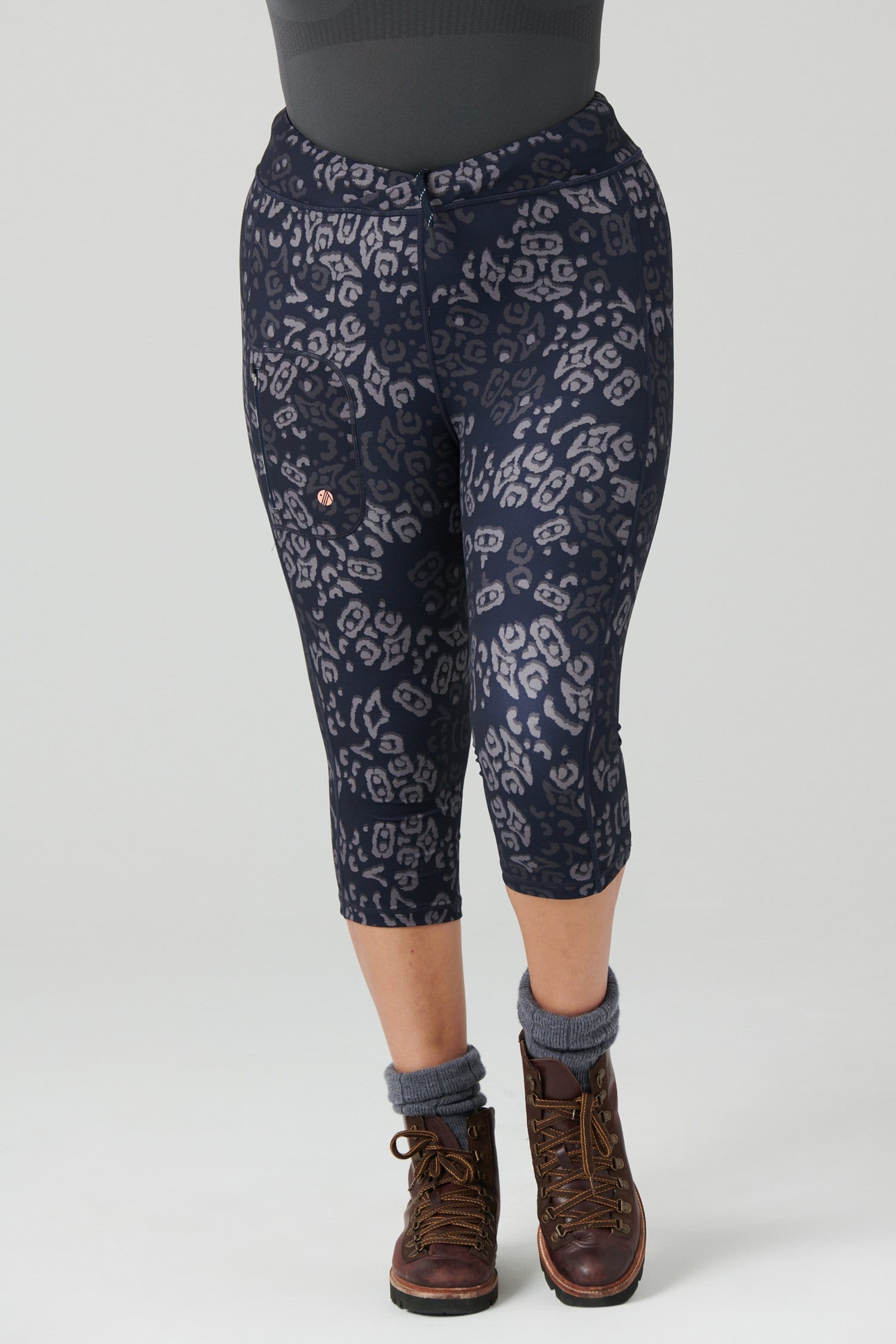 The Recycled Outdoor Capri Leggings - Navy Wild Print