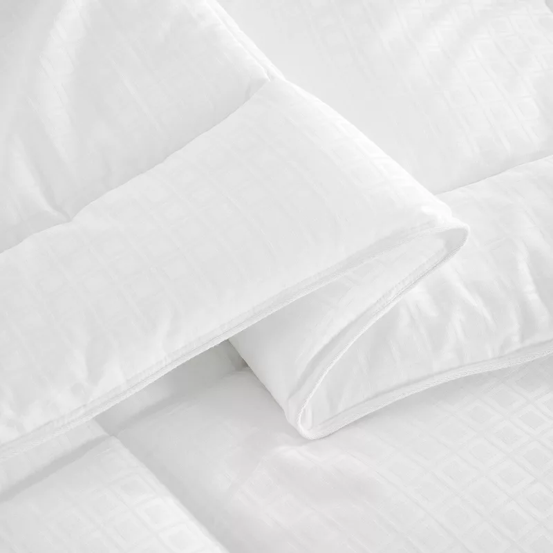 Unikome All Season White Down Alternative Comforter