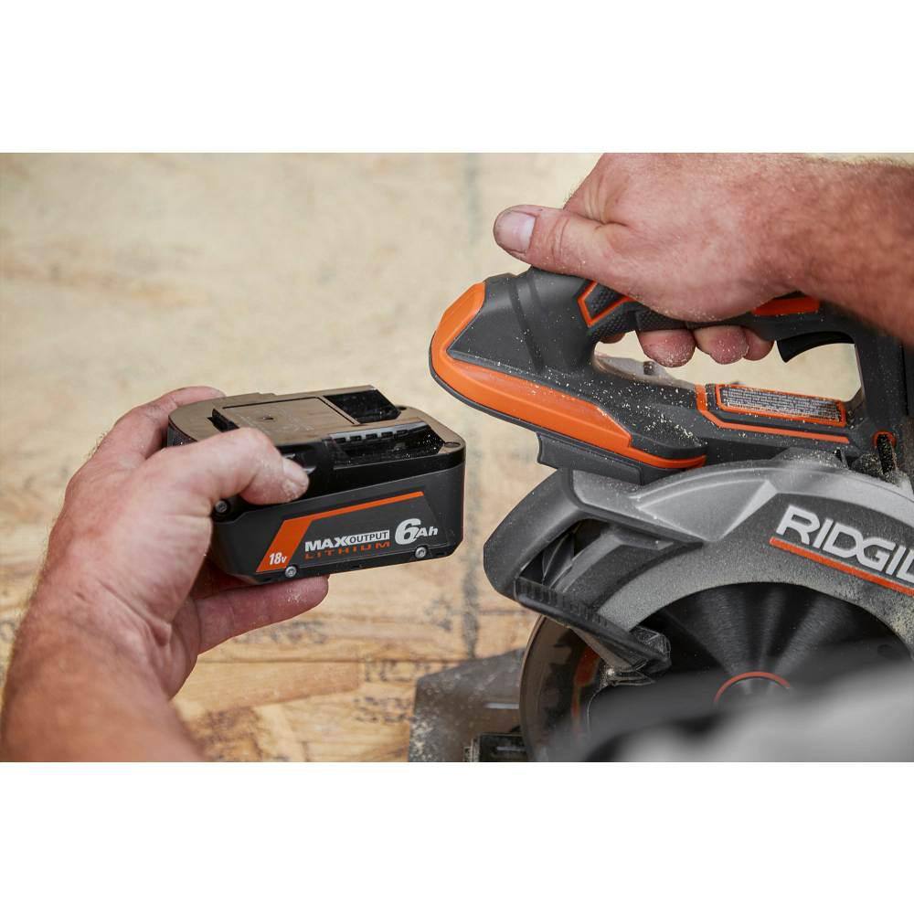 RIDGID 18V 6.0 Ah and 4.0 Ah MAX Output Lithium-Ion Batteries and Charger Kit with Bag AC840060SB1