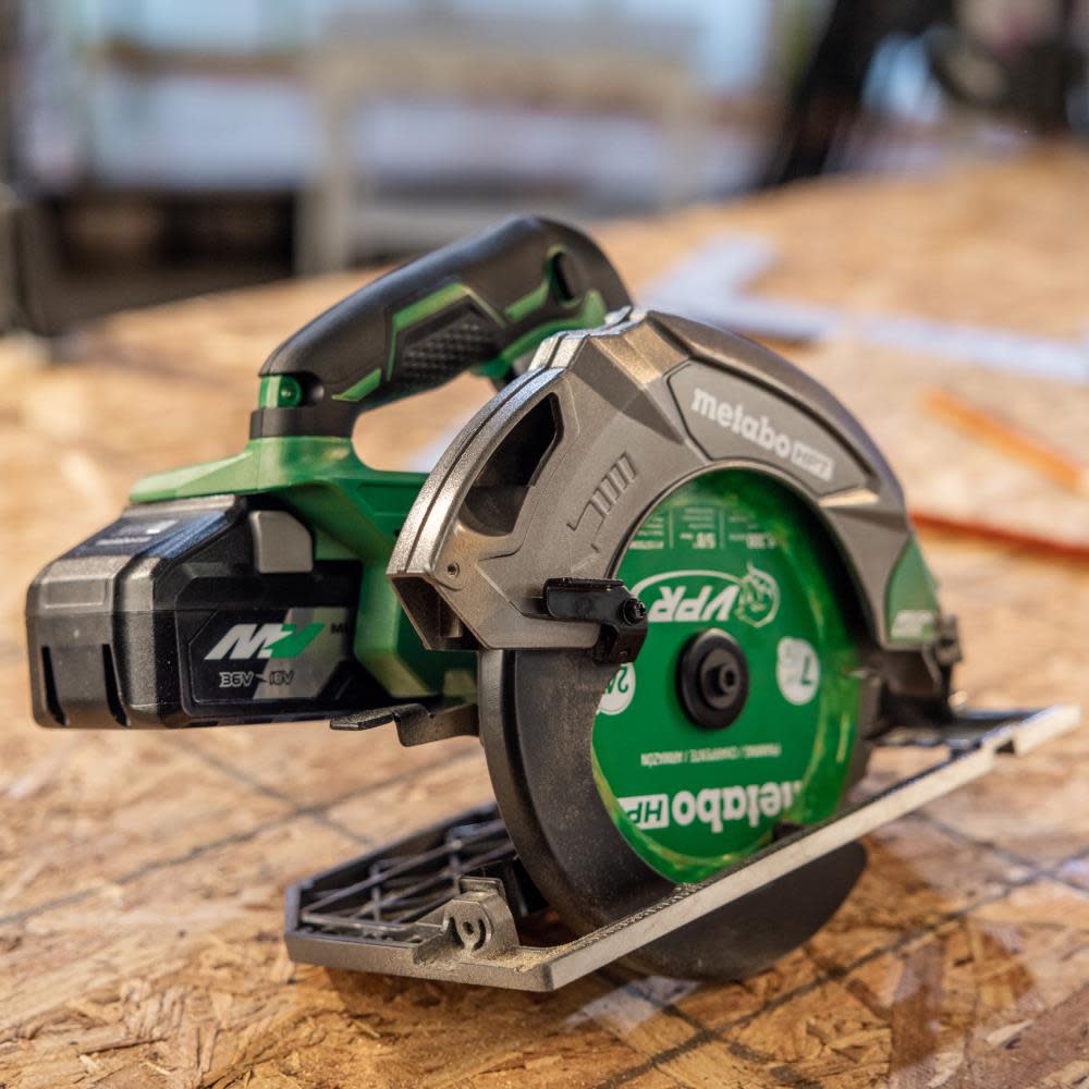 18V MultiVolt 7-1/4 Inch Cordless Circular Saw ;