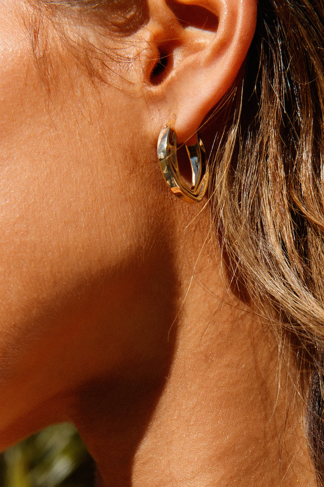 Fluid Form Earrings Gold