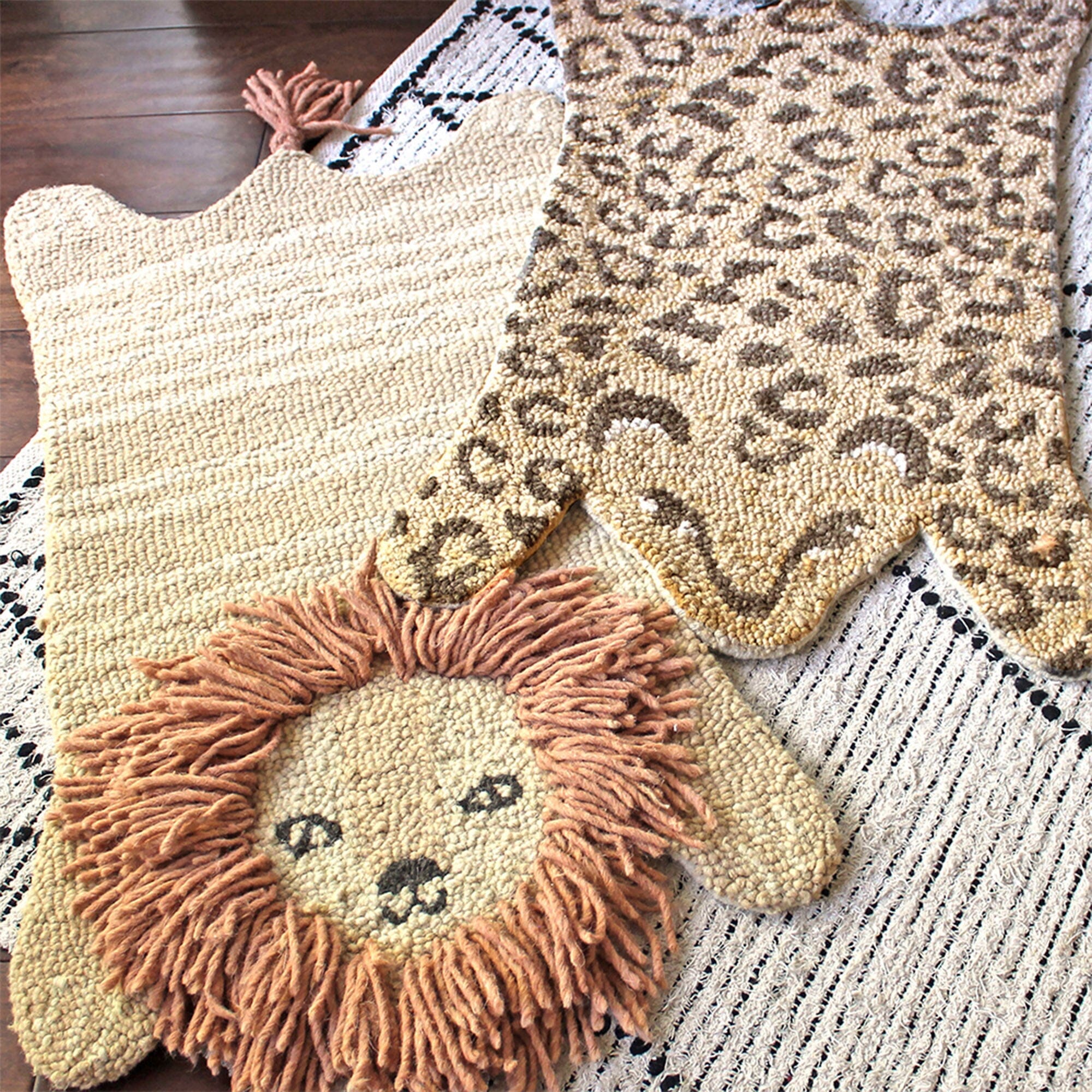 Crane Baby Lion Shape Rug