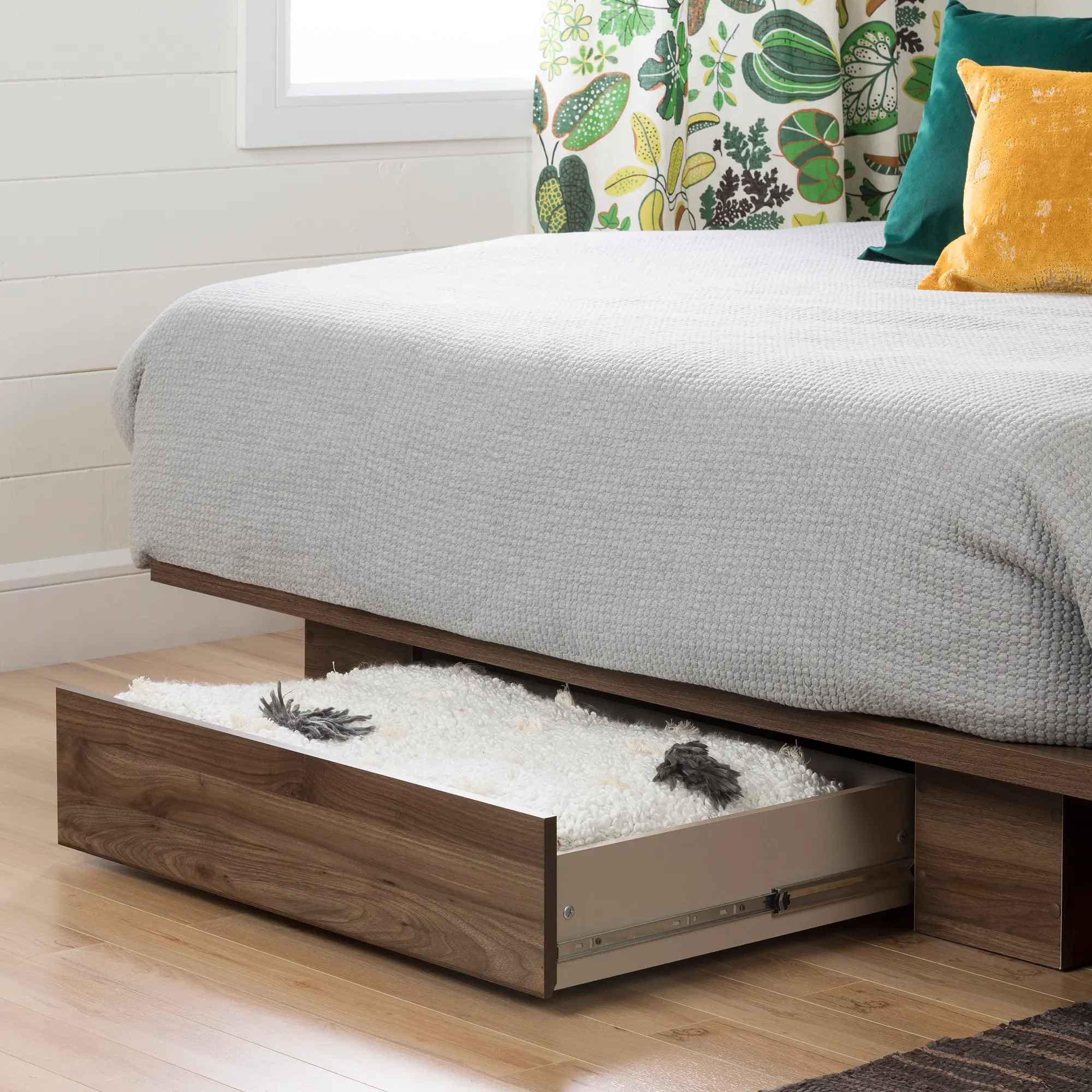 Holland Natural Walnut Full/Queen Platform Bed with Headboard