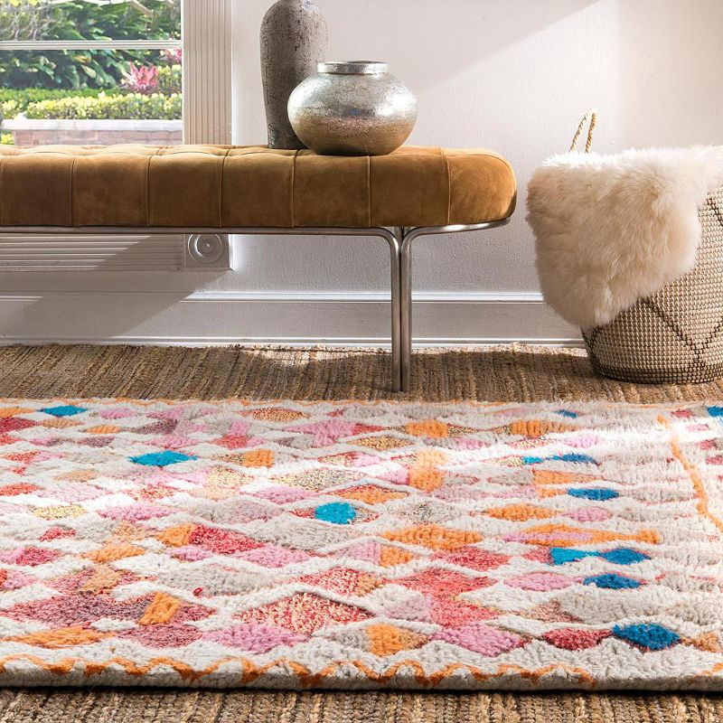 nuLoom Hand Tufted Moroccan Helaine Shaggy Area Rug