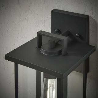 Hampton Bay Keswick Modern 1-Light Matte Black Hardwired Outdoor Wall Lantern Sconce with Clear Glass DSHD5979B