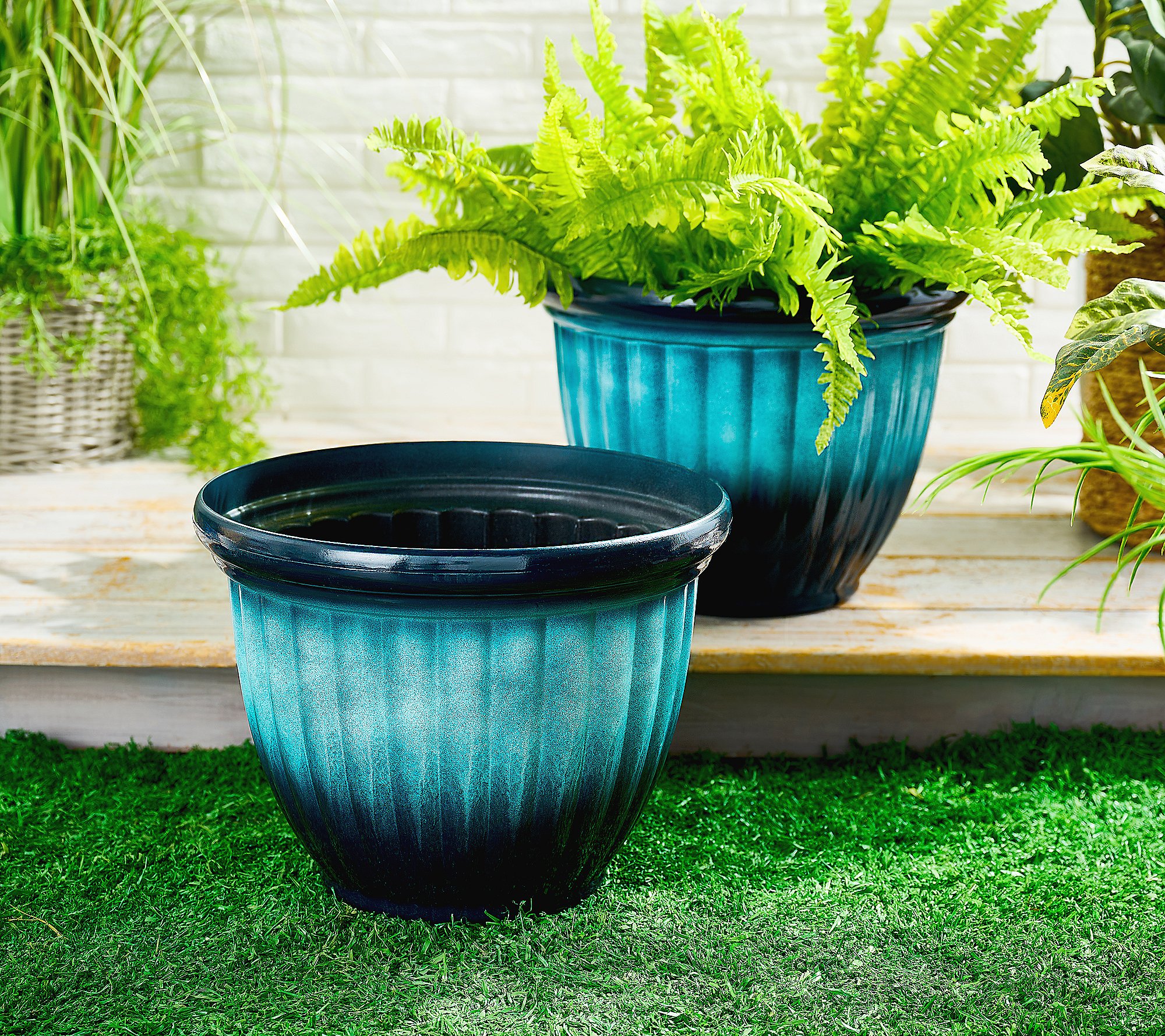 Jennings Set (2) XL 16 Faux Ceramic Gradient Planters