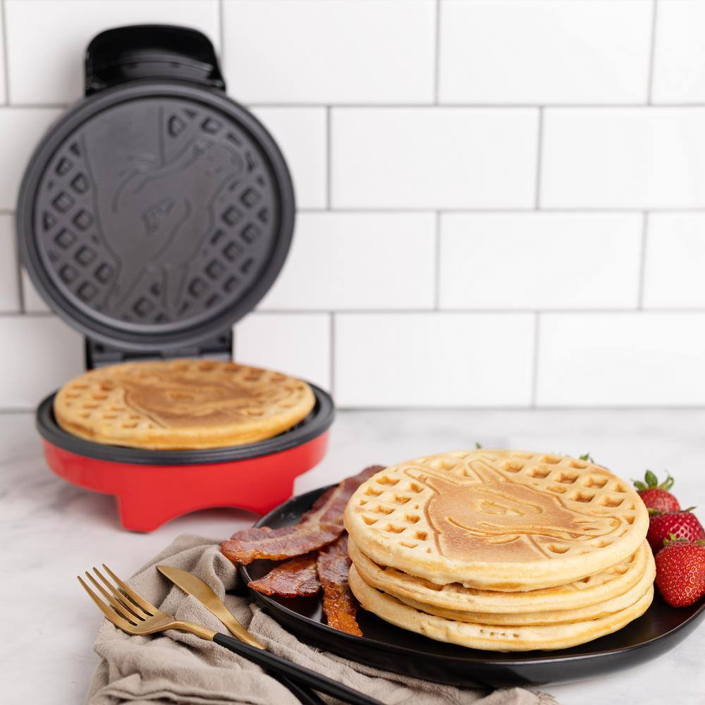 Uncanny Brands Pokemon 600 W Black 'Charizard' Round American Waffle Maker WM1-POK-CHZ