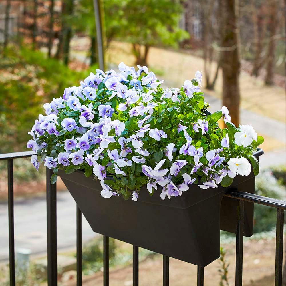 Southern Patio Newbury 24 in. Black Resin Deck Rail Planter ND2412BK